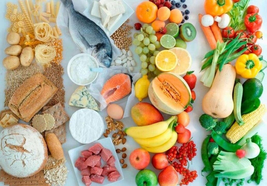 Produtos alimentares de diferentes grupos que compõem uma dieta saudável